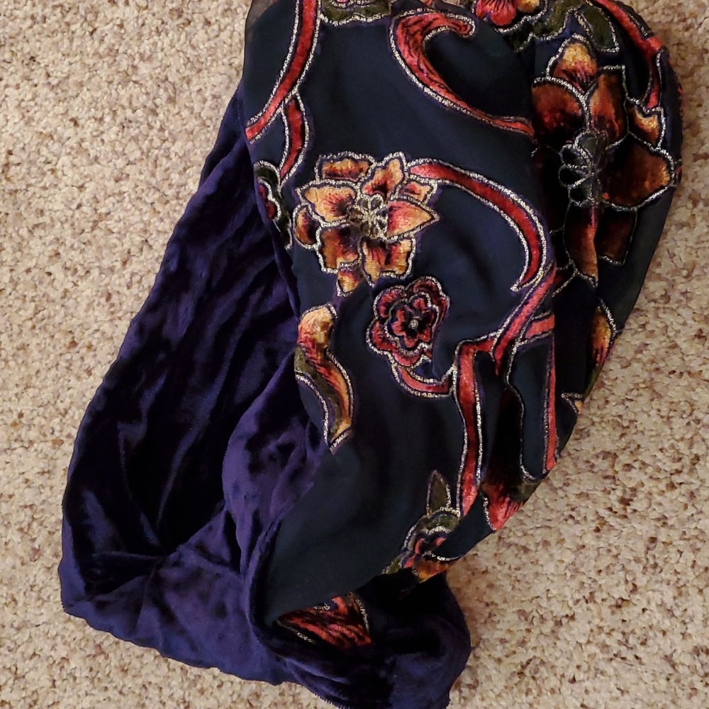 Gorgeous Velvety Cowl Scarf - Picture 10 of 10